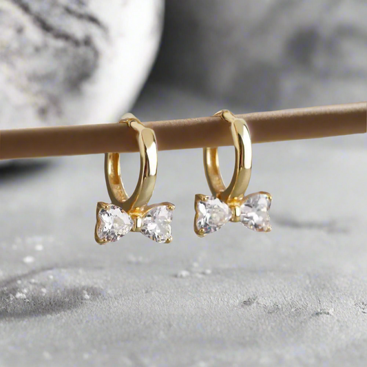 Lustrous Ribbon Bow Huggies