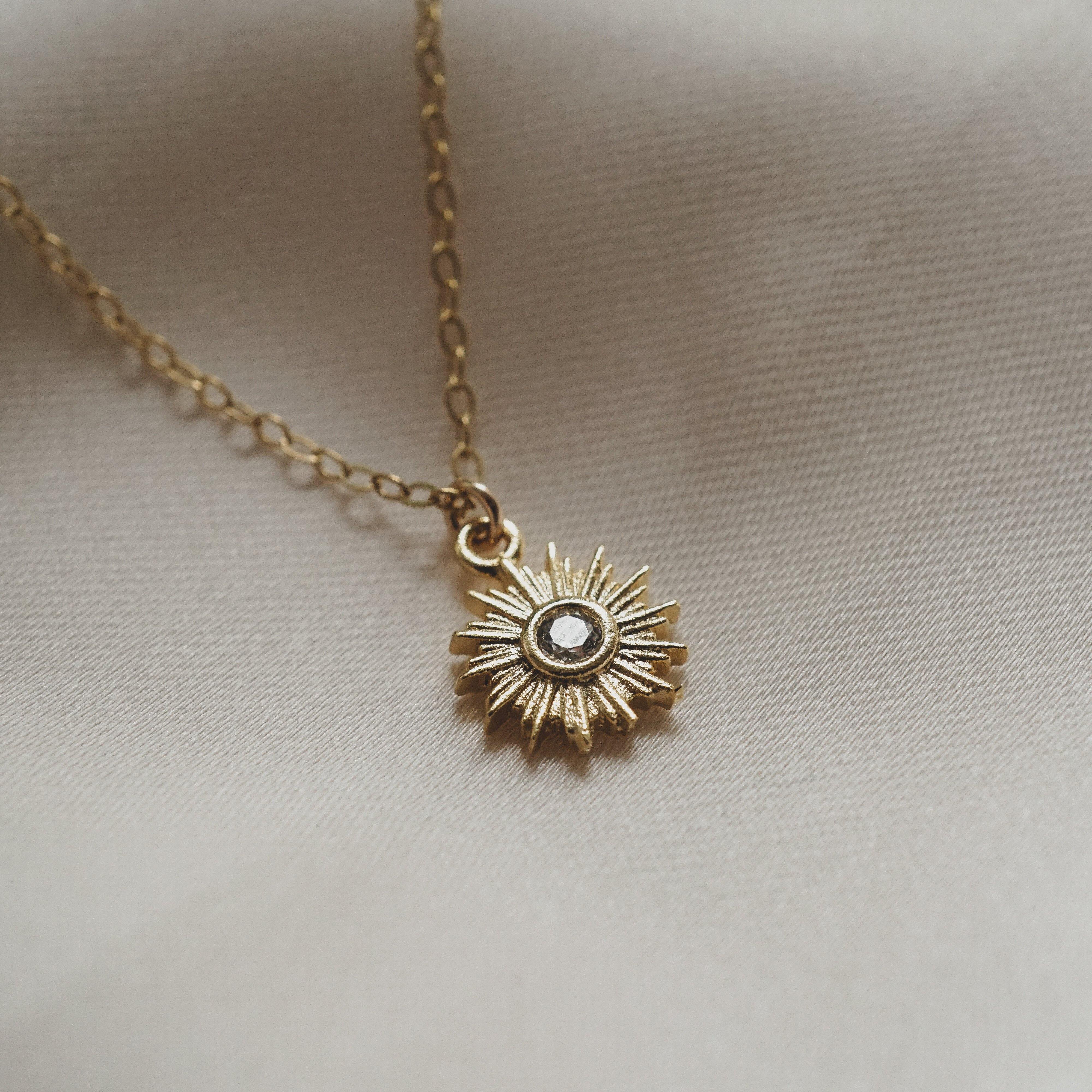 Sparkling Sun Necklace - Gold - Studdedheartz