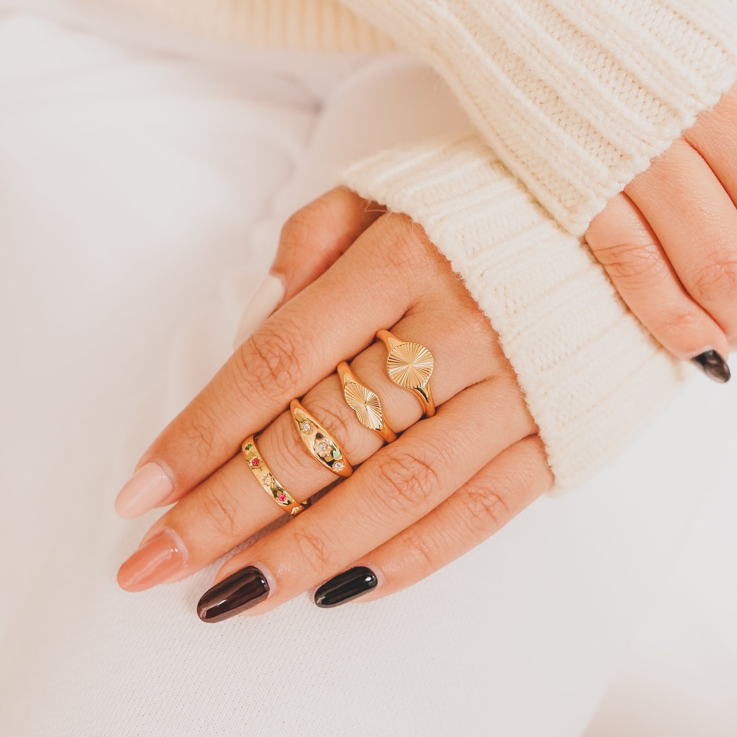 Sunburst Round Signet Ring