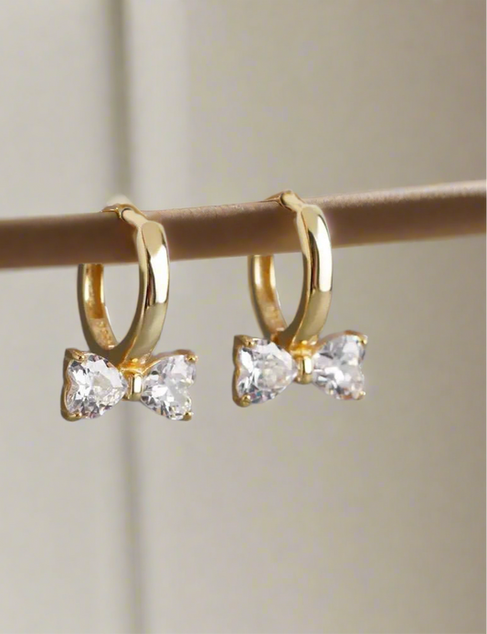 Lustrous Ribbon Bow Huggies