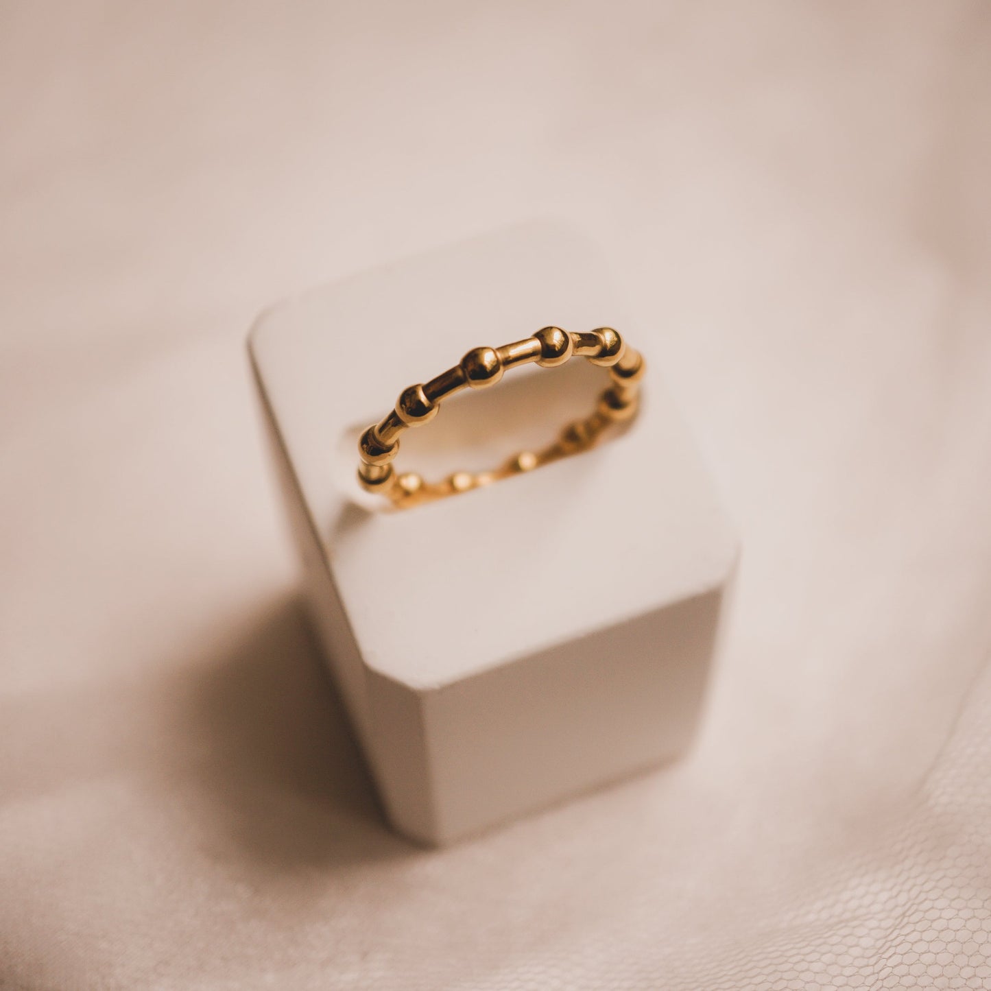 Linked Dot Ring
