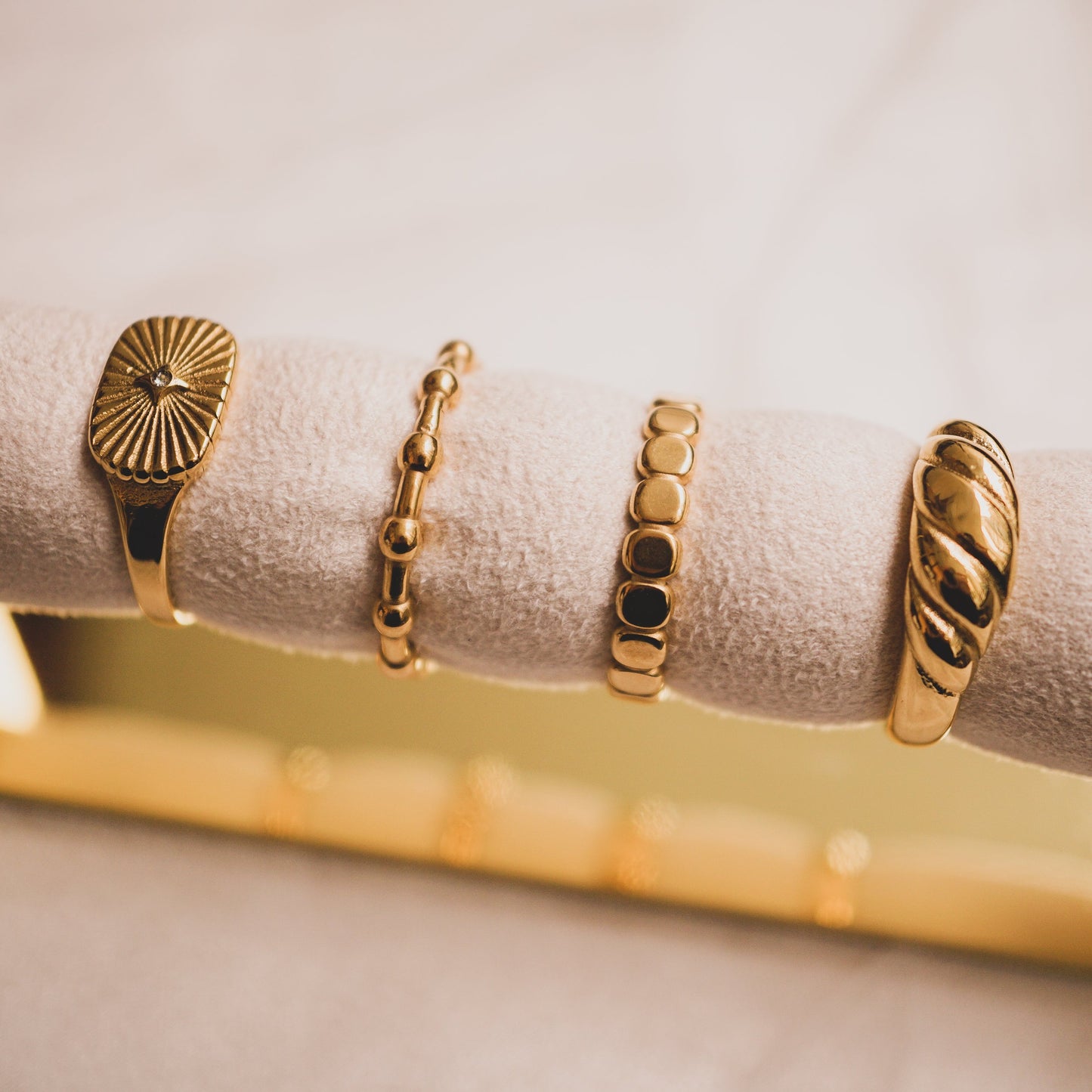 Linked Dot Ring