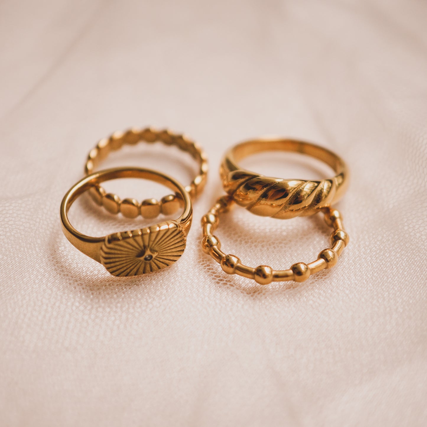 Linked Dot Ring